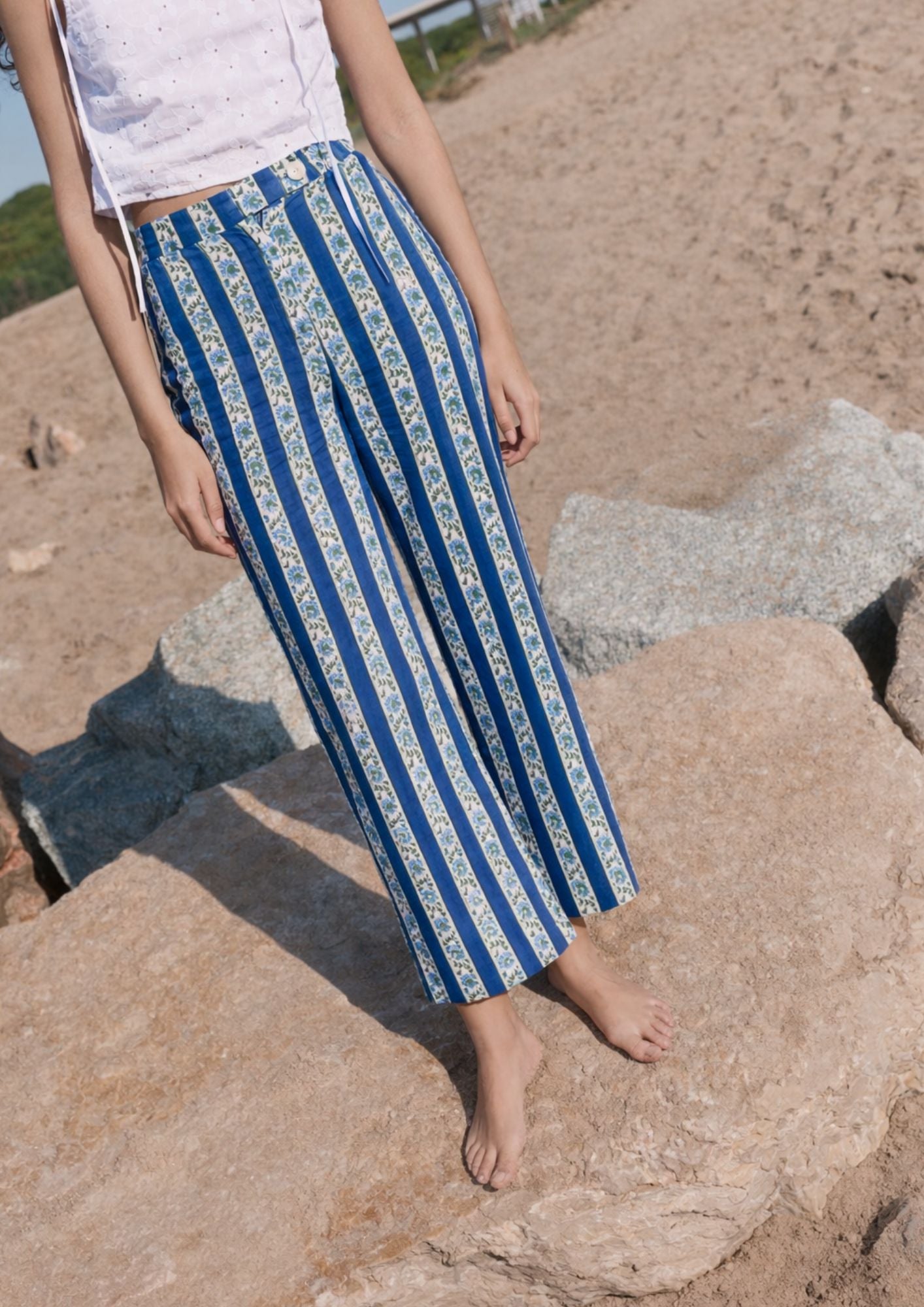 pantalones estampados babbaki de algodón